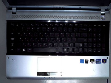 Б/в Ноутбук Samsung 15/core i3 2330m ddr3/6gb ddr3/hdd 500 gb/ssd 120 gb/geforce gt520m 01-200958702