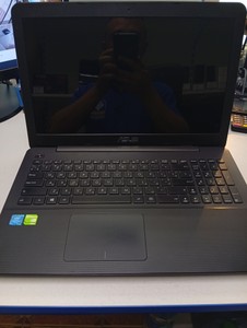Asus 15/pentium n3700 ddr3/8gb ddr3/hdd *відсутній/ssd 256 gb/geforce 920m 2gb