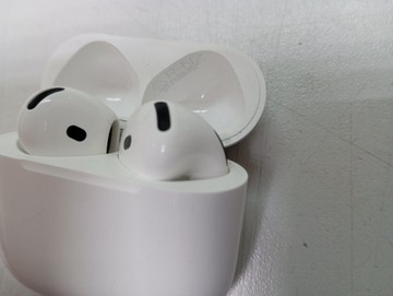 Б/в Навушники Apple airpods 4 01-201007509