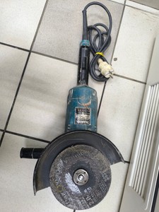 Б/у Угловая шлифмашина Makita ga9020 01-201016940