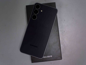 Б/у Мобільний телефон Samsung galaxy s25 fe 8/256gb 01-201019071