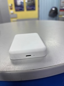Б/у Повербанк Battery Pack magsafe 5000mah 01-201020931
