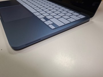 Б/у Ноутбук Apple macbook neo 256gb citrus 01-201134542