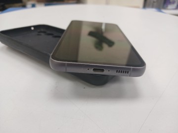 Б/в Мобільний телефон Samsung galaxy s23 fe sm-s7110 8/256gb 01-201153945