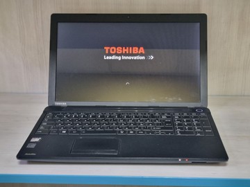 Б/в Ноутбук Toshiba 15/e1 2100 ddr3/5gb ddr2/hdd 500 gb/ssd *відсутній/*інтегрована 01-201164645