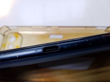 Б/в Мобільний телефон Asus rog phone 6d 12/256gb 01-201172053