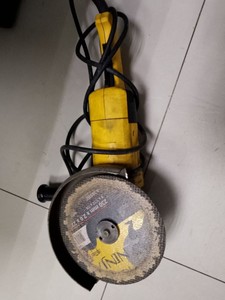 Б/в Шліфмашина кутова Dewalt dw492qs 01-201181074
