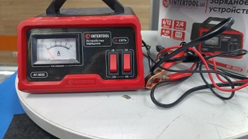 Б/в Зарядний пристрій Intertool at-3032 01-201181187