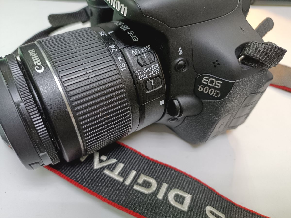 eos 600d ef-s 18-55mm f/3,5-5,6 is ii