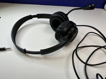 01-200601595: A4Tech hs-8i