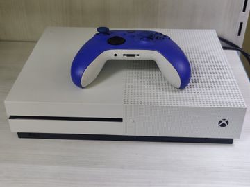 01-200755604: Microsoft xbox one s 1tb