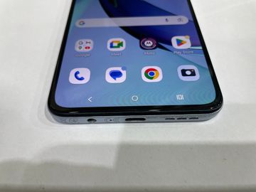 01-200765468: Motorola moto g84 12/256gb