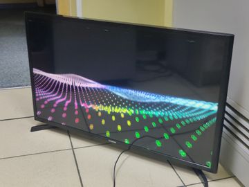 01-200576592: Samsung ue32j5000