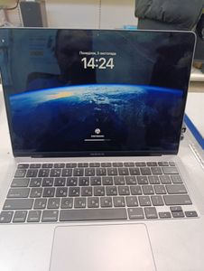 01-200781628: Apple MacBook Air 13`` Late 2020