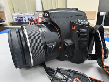 Б/в Фотоапарат Sony alpha dslr-a390 + dt sam ii 18-55mm f/3,5-5,6 01-200803631