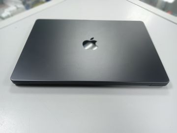Б/в Ноутбук Apple macbook pro 14" late 2024 01-200811684