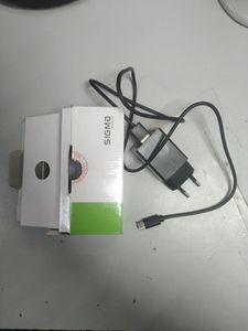 Б/в Мережевий зарядний пристрій Sigma comfort 01-200881594