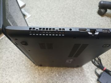 Б/в Ноутбук Lenovo 15/a9 9400 ddr4/8gb ddr4/hdd 1000 gb/ssd *відсутній/radeon r5 m330 01-200888906