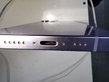 Б/в Мобільний телефон Apple iphone 12 64gb 01-200890198