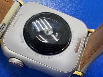 Б/в Смарт-годинник Apple watch se 2 gps + cellular 40mm aluminum case 01-200915551