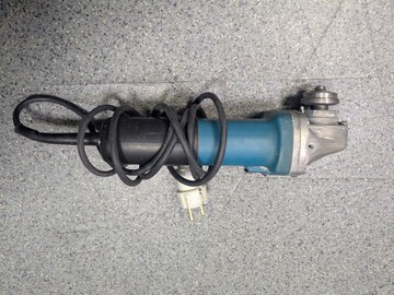 Б/у Угловая шлифмашина Makita 9558hn 01-200938805