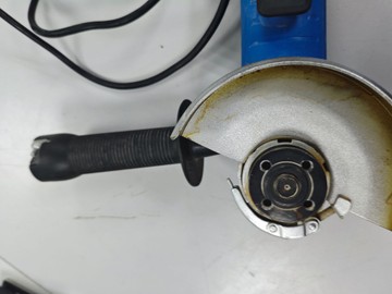 Б/у Угловая шлифмашина Dexter 800ag2-125.5 01-200974391