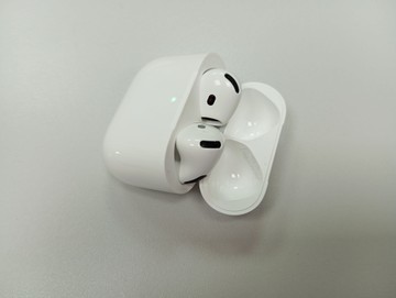 Б/в Навушники Apple airpods 4 01-201013623