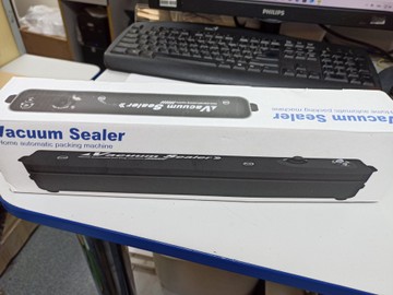 Б/у Вакуумный упаковщик Vacuum Sealer yq-688 01-201033824