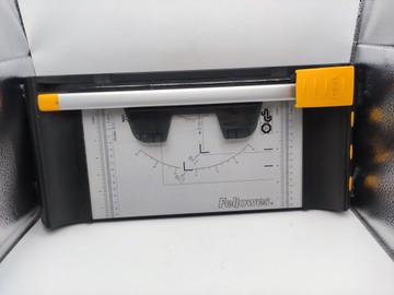 Б/в Гільйотина для паперу Fellowes Trymer neutron plus a4 01-201086338