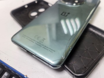 Б/в Мобільний телефон Oneplus 11 8/128gb 01-201112221