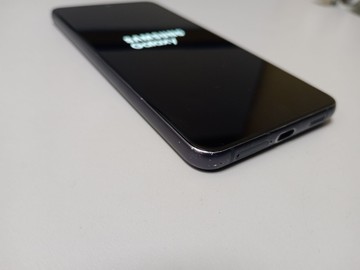 Б/в Мобільний телефон Samsung galaxy s21 fe 5g 6/128gb 01-201114640