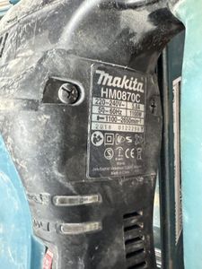 01-200585880: Makita hm0870c