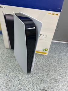 01-200780237: Sony playstation 5 825gb