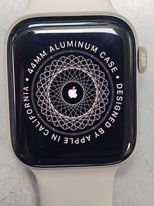 Б/в Смарт-годинник Apple watch se 2 gps 44mm aluminium case 01-200805766