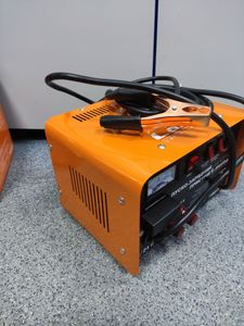 Б/у Автомобильное зарядное устройство Lavita la 192017 01-200812751