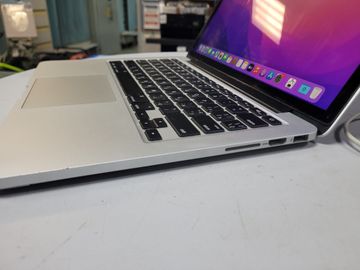 Б/в Ноутбук Apple macbook pro a1502 екр. 13,3/core i5 2,6ghz/ram8gb/ssd128gb/retina/intel iris 01-200841644