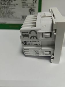 Б/у Поворотный светорегулятор Schneider Electric nu351418 01-200850996