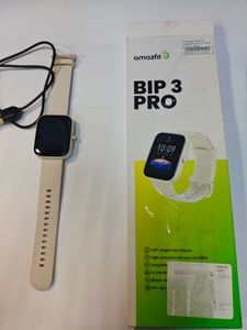 Б/в Смарт годинник Amazfit bip 3 pro cream 18-000095242