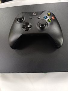 Б/в Ігрова приставка Microsoft xbox one x 1tb 01-200903900