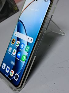 Б/в Мобільний телефон Realme 12 pro+ 8/256gb 01-200916848