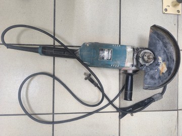 Б/в Кутова шліфмашина Makita ga9020 01-200926474
