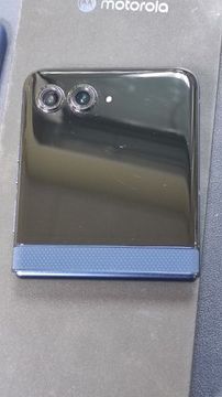 Б/в Мобільний телефон Motorola razr 60 8/256gb 01-200930603