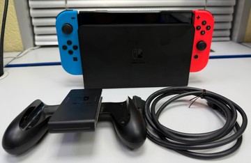 Б/у Игровая приставка Nintendo switch oled 01-200944082