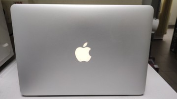 Б/в Ноутбук Apple macbook pro/ a1502 13,3"/ core i5 2.7ghz/ram8gb/ssd512gb/iris 6100 01-200947018