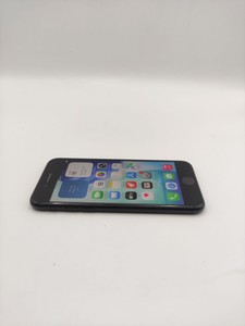 Б/у Мобільний телефон Apple iphone se 2020 64gb 01-200994939