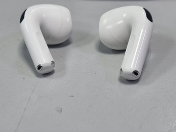 Б/в Навушники Apple airpods 4 with active noise cancellation 01-201035438