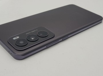 Б/в Мобільний телефон Oppo reno12 5g 12/256gb 01-201150527