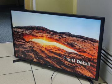 01-200576592: Samsung ue32j5000