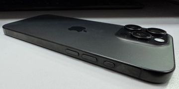 Б/в Мобільний телефон Apple iphone 16 pro max 256gb esim 01-200796449