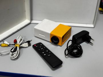 Б/у Проектор Без Виробника без можелі 01-200819745